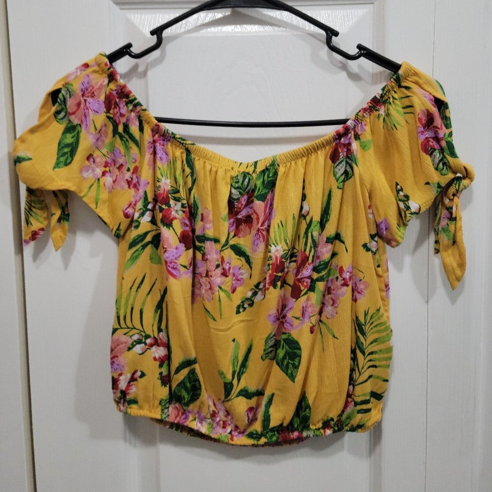 Forever 21 Yellow Off Shoulder Cropped Blouse Size S - NWT - Picture 2 of 5